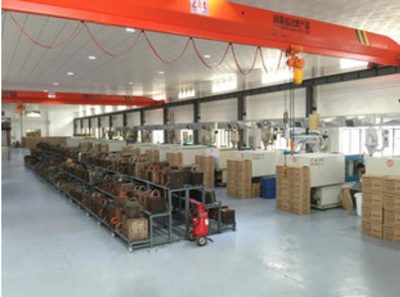 20臺包膠機落實在冠迪塑料廠